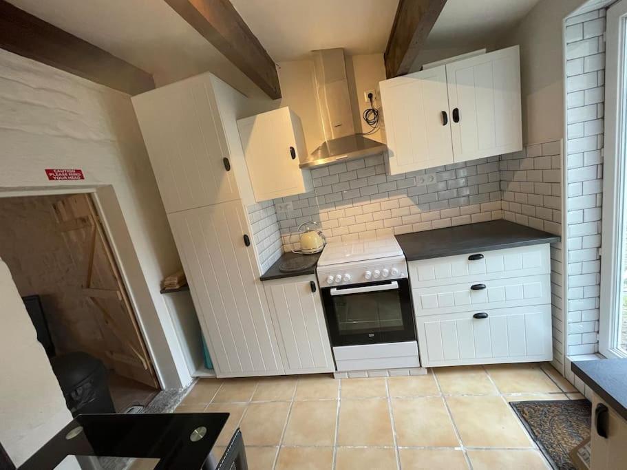 Le Petit Fleur - The Little Flower, Cosy Cottage Saint-Michel-de-Montjoie Екстериор снимка