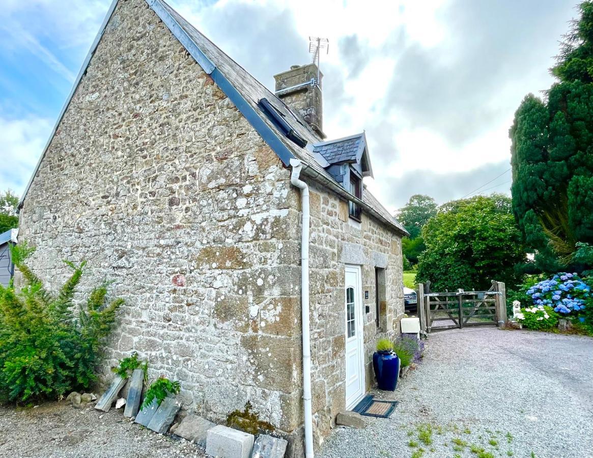 Le Petit Fleur - The Little Flower, Cosy Cottage Saint-Michel-de-Montjoie Екстериор снимка